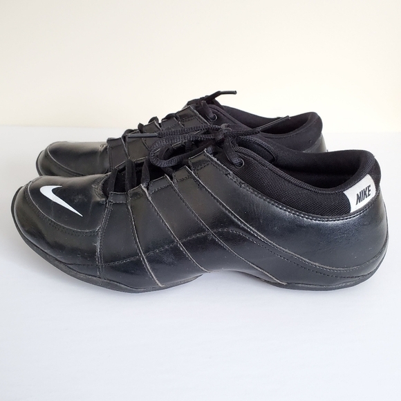 Nike Wmns Musique V Black Leather Sneakers Size 10 - Picture 3 of 11